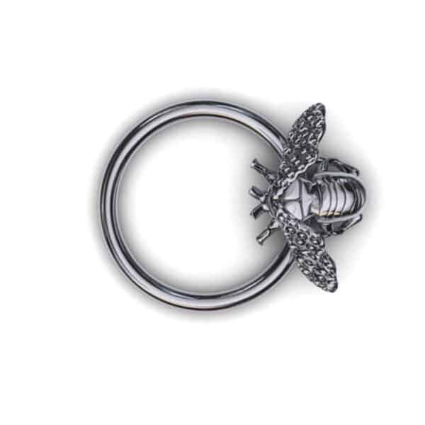 Bee Daith Ring - easy twist in - Image 4